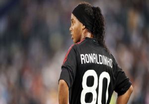 Ronaldinho resmen imzaladı!