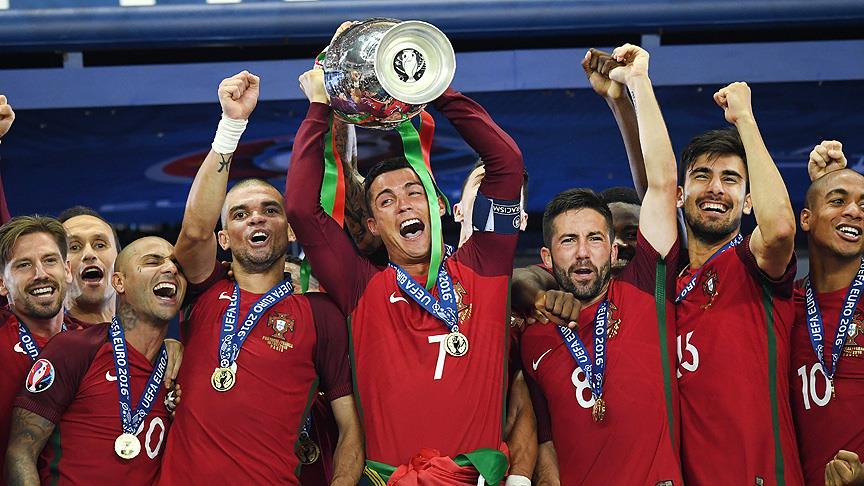 Ronaldo, Avrupa da yılın futbolcusu! Yıldız oyuncu, bu ödülü 2. kez kazandı!