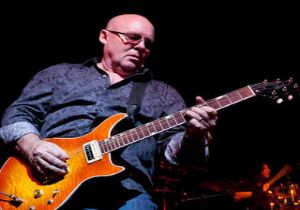 Amerikalı Ünlü Gitarist Hayatını Kaybetti