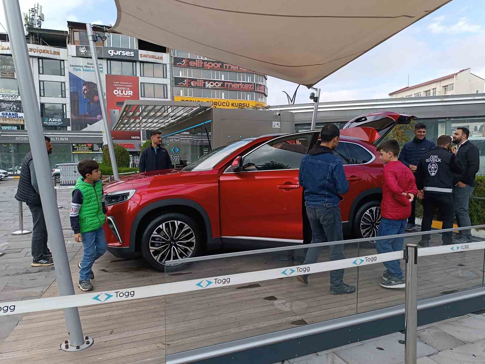 Van’da “Togg Mobil Deneyim Merkezi” açıldı