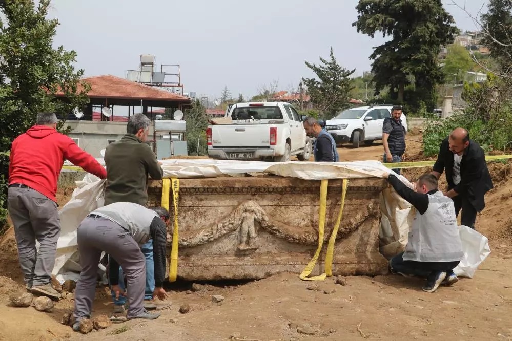 Kazdığı bahçeden tarih fışkırdı