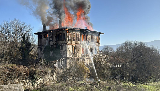 Safranbolu da tarihi konak yandı