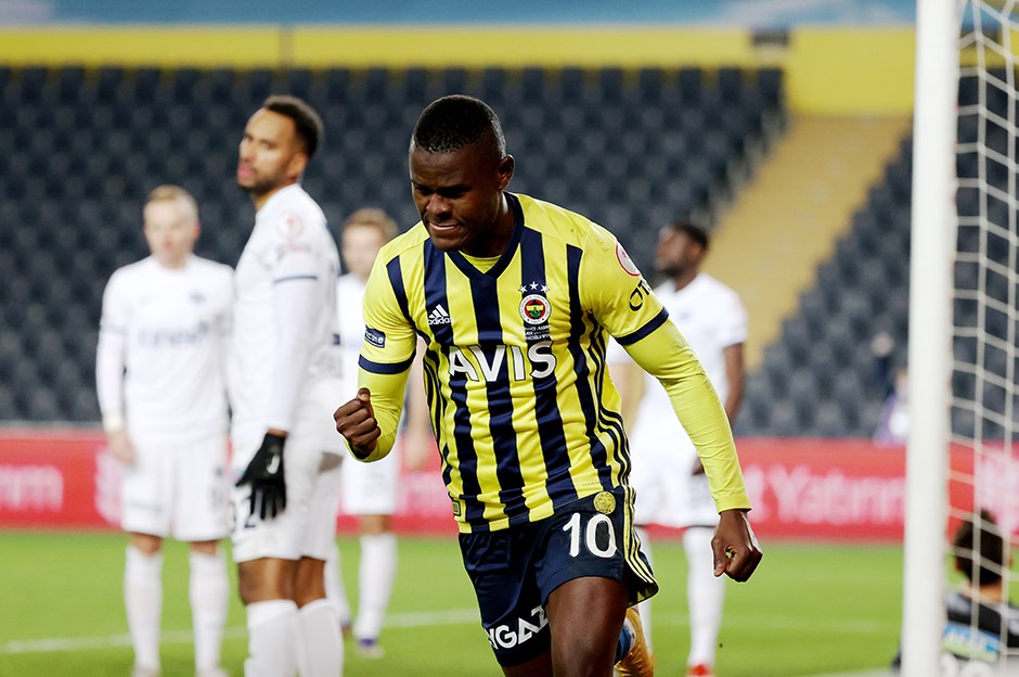 Fenerbahçe kararını verdi! O isimle yollar ayrılıyor