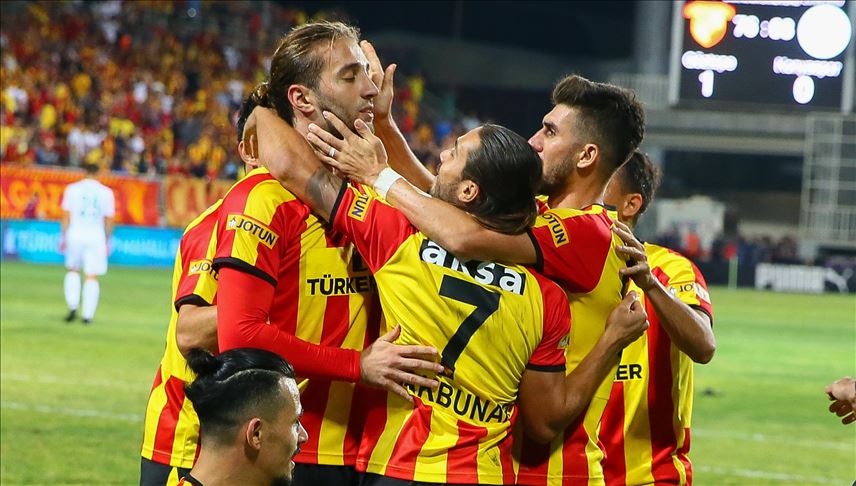 Göztepe ilk galibiyetini aldı