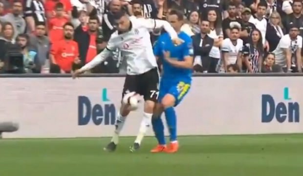 Burak Yılmaz için kart isyanı!