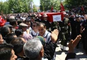 Şehit Onbaşıyı 25 Bin Kişi Uğurladı