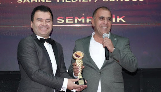 Sahnelerin Yıldızı  By SEMPATİK  Seçildi