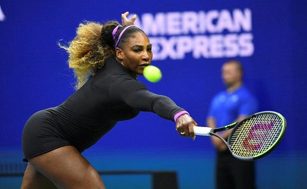 Serena Williams kortlara döndü