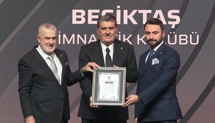 Serdal Adalı mazbatasını aldı