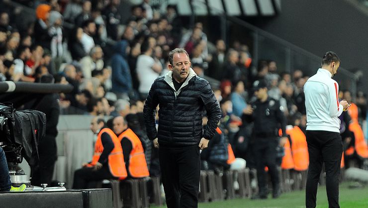 Vodafone Arena da Sergen sesleri