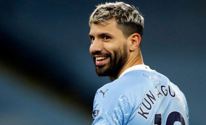 İstanbul da taksi bulamayan Sergio Agüero ya Gökhan Gönül den büyük jest!