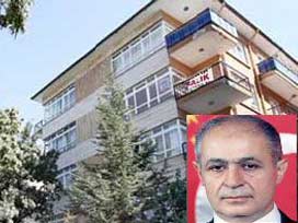 SEZER BAŞÖRTÜLÜ KİRACI İSTEMİYOR!