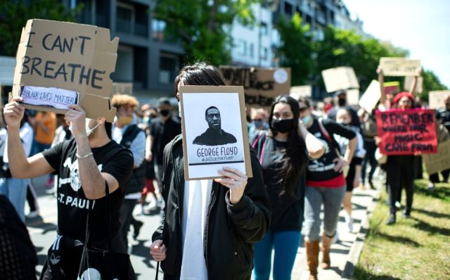 ABD deki gösterilerin şiddeti büyüyor