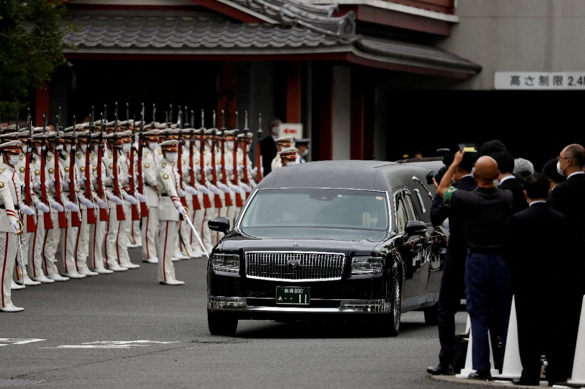 Shinzo Abe son yolculuğuna uğurlandı