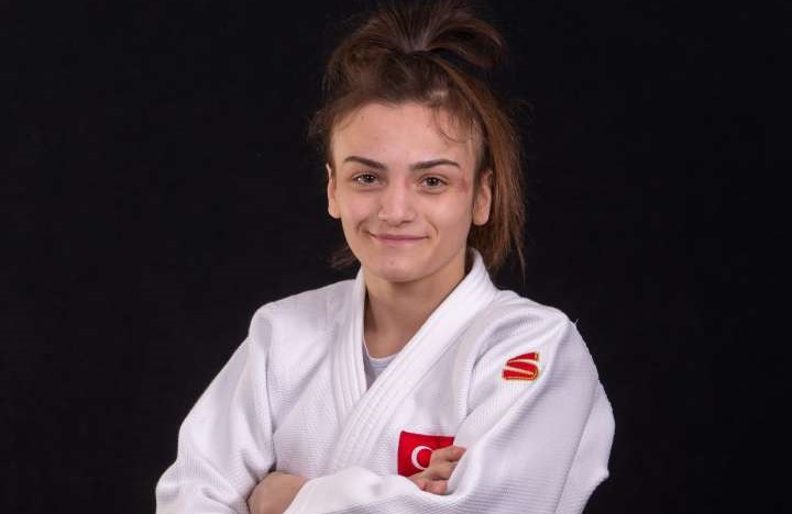 Genç judocu Sıla Ersin den gümüş madalya