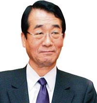JAPON BAKANIN YOLSUZLUK İNTİHARI