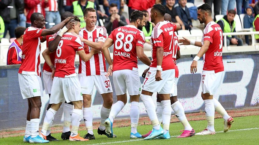 Sivasspor göz kamaştırıyor