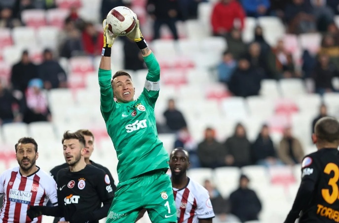 Galatasaray dan basın toplantısı kararı