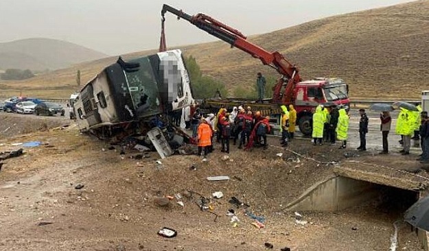 Sivas taki feci kazada hayatını kaybeden 7 yolcunun kimliği belli oldu