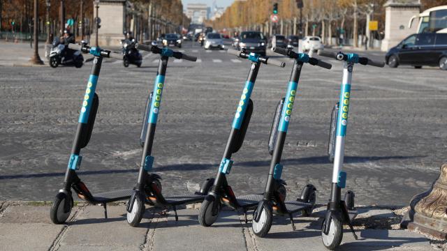 Parisliler elektrikli skuterler için referanduma gidiyor