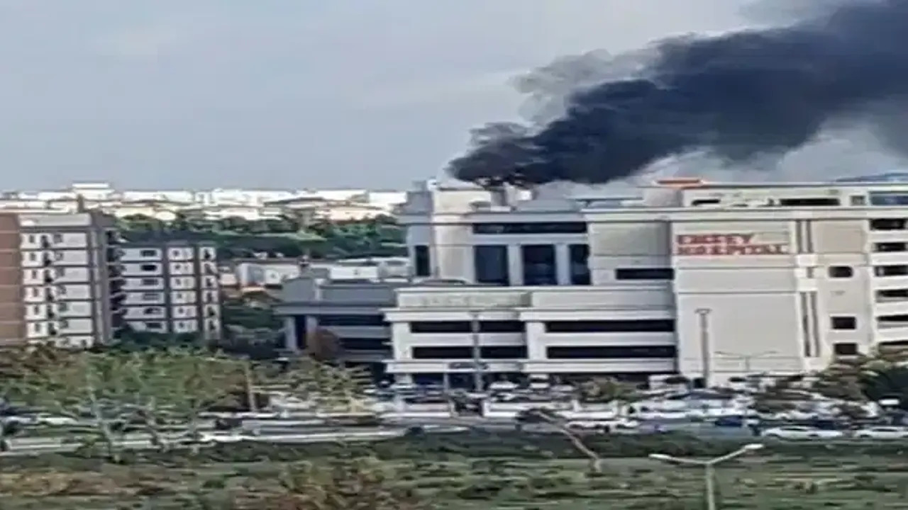 Pendik te hastanede yangın çıktı