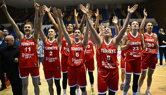 Milliler Almanya karşısında