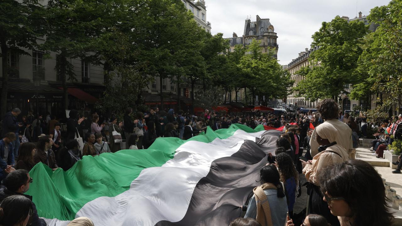 Fransa nın Sorbonne Üniversitesinde Filistin e destek gösterisi