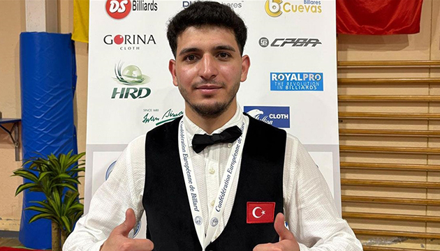 Milli sporcudan gümüş madalya