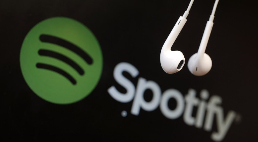 Spotify deki açık milyoner etti