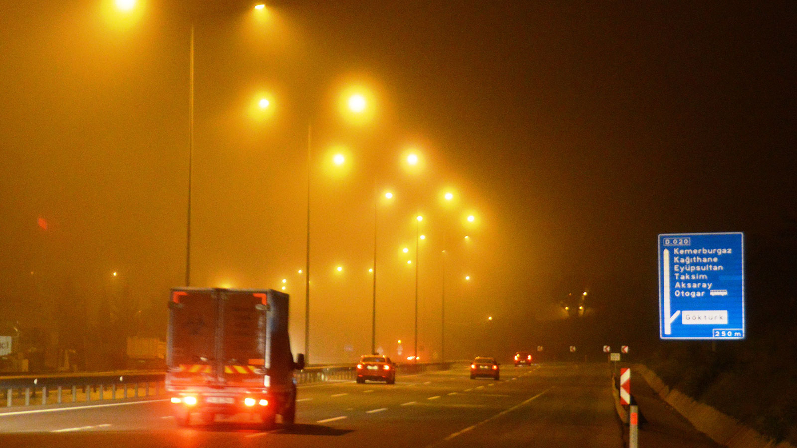 İstanbul da yoğun sis etkili oluyor