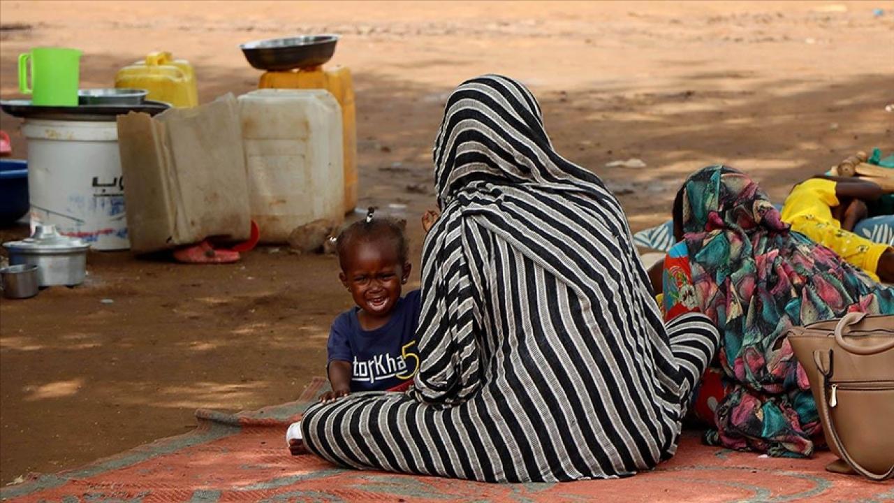 Sudan a 2 bin 400 ton insani yardım malzemesi gönderilecek