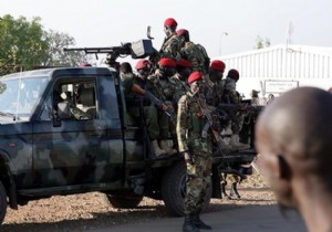 Sudan Cumhurbaşkanlığı Sarayı nda silah sesleri!