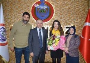 Sungurlar dizisinin 2 oyuncusundan Orhangazi ye ziyaret!