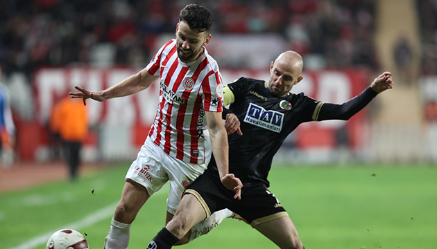 Süper Lig de Antalya derbisi oynanacak