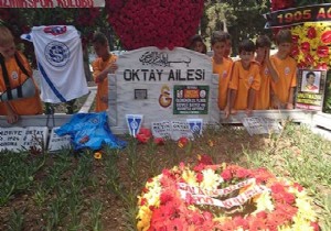 Taçsız Kral Metin Oktay, mezarı başında anıldı!