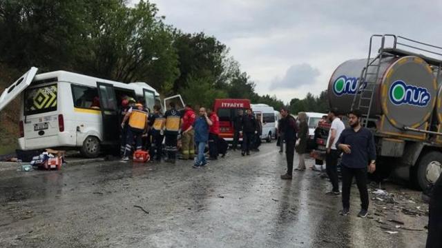 Balıkesir-Kütahya yolunda feci kaza