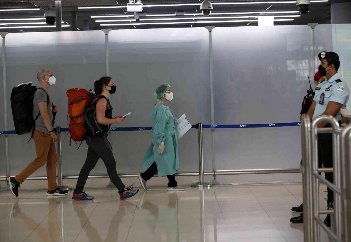 Tayland korona aşısı olan turistlere kapılarını açtı
