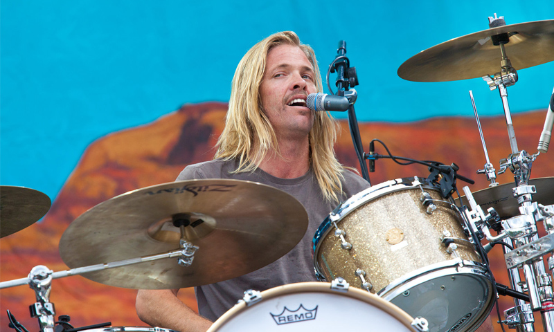 Müzik dünyası yasta: Taylor Hawkins hayatını kaybetti