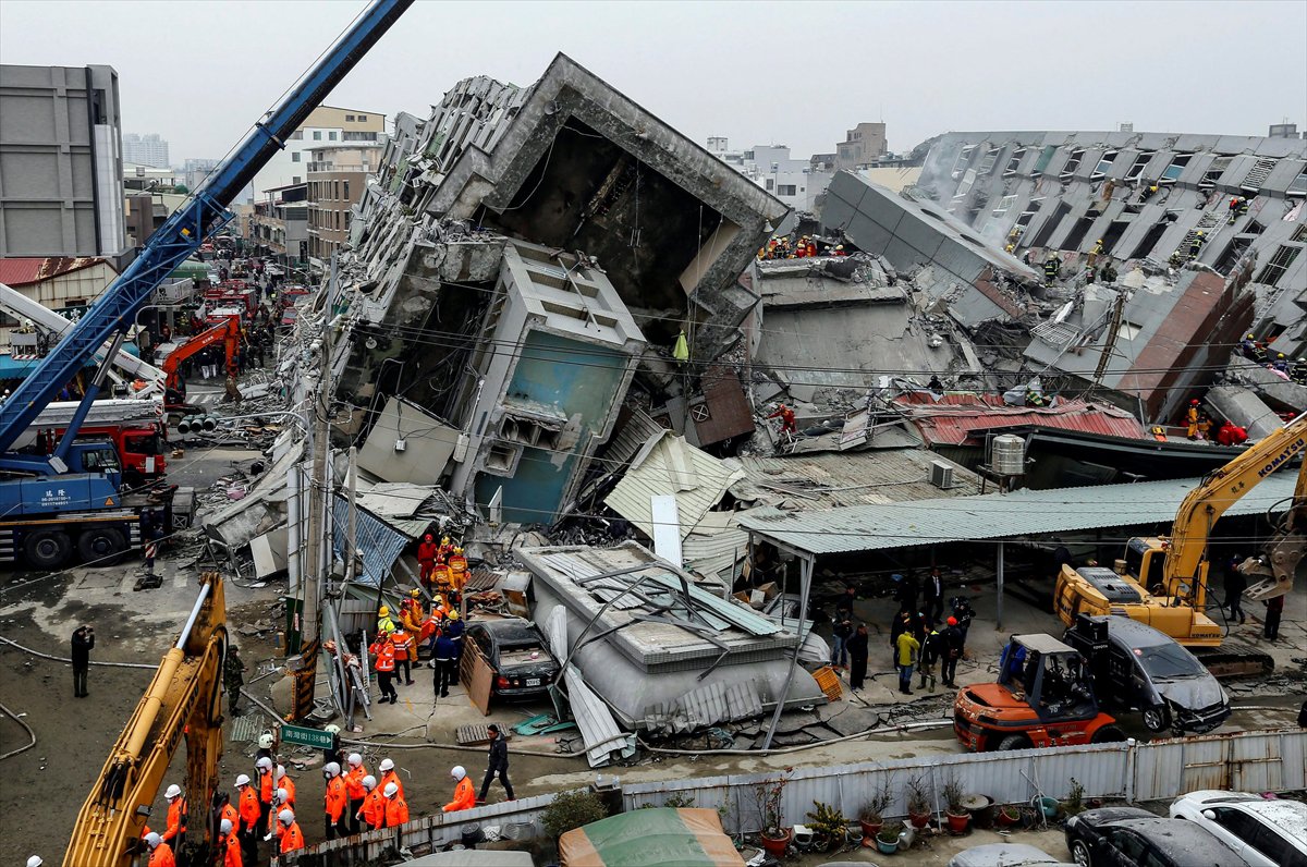 Землетрясение 25 лет. Землетрясение на Тайване 1999. Самое сильное землетрясение. Самыесмльные землетрясения. Самые огромные землетрясения.