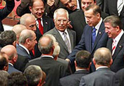 BAHÇELİ: BAŞBAKAN İLE TOKALAŞMADIM 