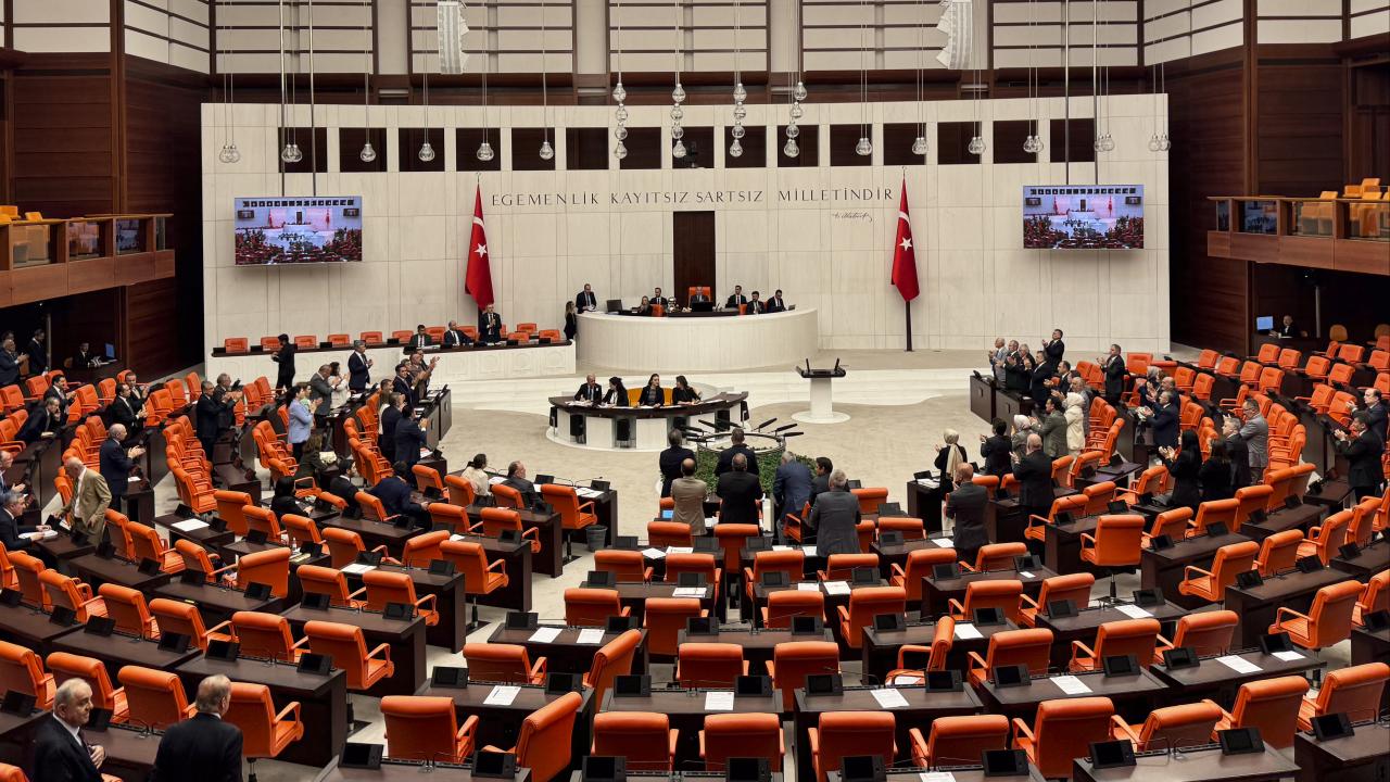İsrail i uyaran tezkere kabul edildi