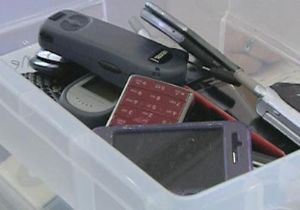 Eski Cep Telefonlarını Bağışlıyorlar