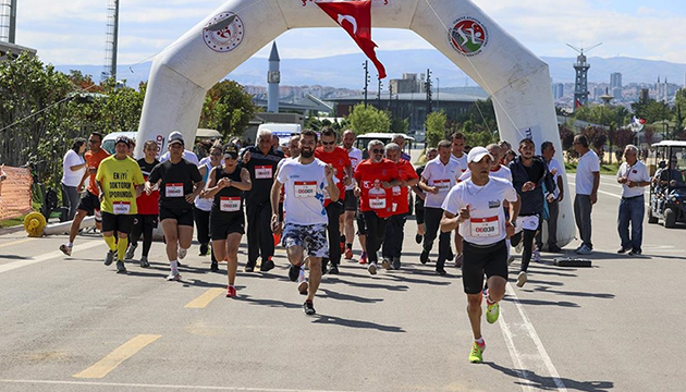 15 Temmuz şehitleri için koşu düzenlendi!