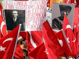 HALK SOKAĞA DÖKÜLDÜ/GALERİ
