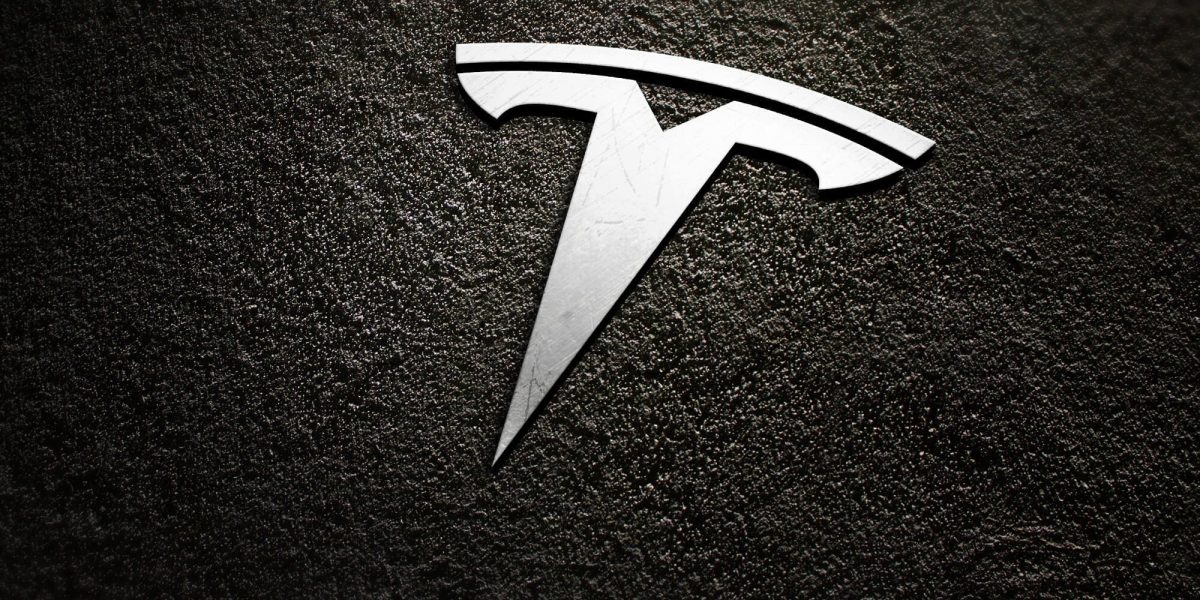 Tesla, 800 binden fazla aracı geri çağırıyor