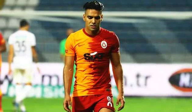 Falcao nun yerine iki aday!