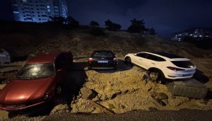 Başkent sele teslim: Yol çöktü, çok sayıda araç hasar gördü