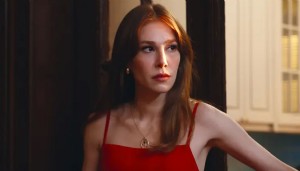Elçin Sangu muhabirlerin sorusundan rahatsız oldu! 'Çok saçma bir soru'
