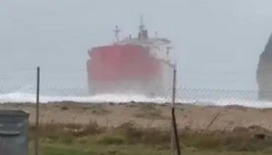 Çatalca'da gemi karaya oturdu