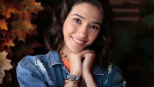 Aybüke Pusat yeni rolü için tesettüre girdi